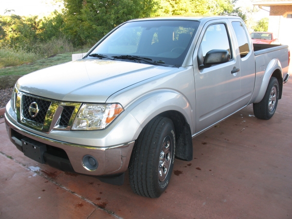 NISSAN FRONTIER 2010 image 1