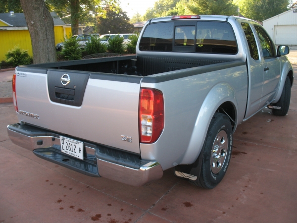 NISSAN FRONTIER 2010 image 1