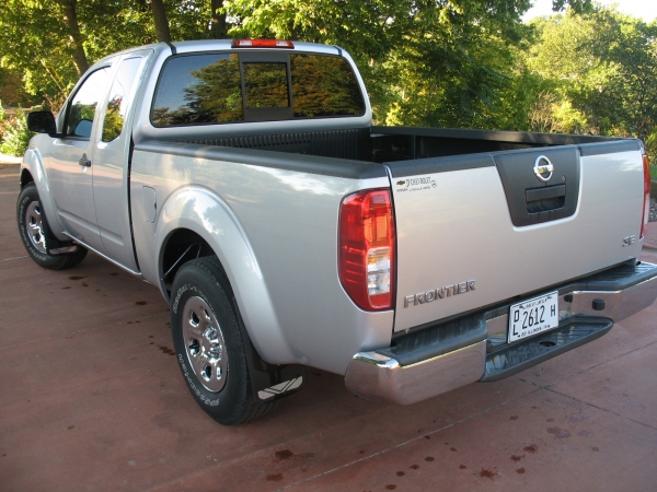 NISSAN FRONTIER 2010 image 1