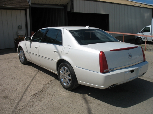 CADILLAC DTS 2011 image 1