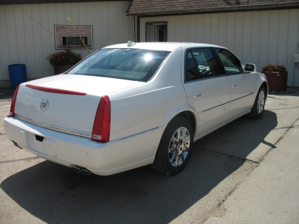 CADILLAC DTS 2011 image 1