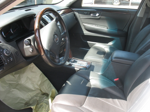CADILLAC DTS 2011 image 1