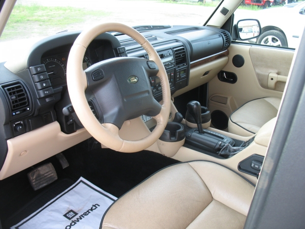 LANDROVER DISCOVERY 2004 image 1